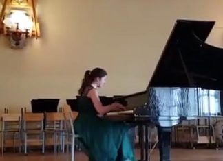 Ясміна Аксу