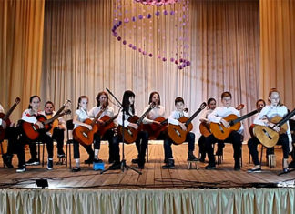 Ансамль гітаристів Узинської дитячої школи мистецтв