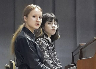 Анфіса Куликова і Єва Захарова