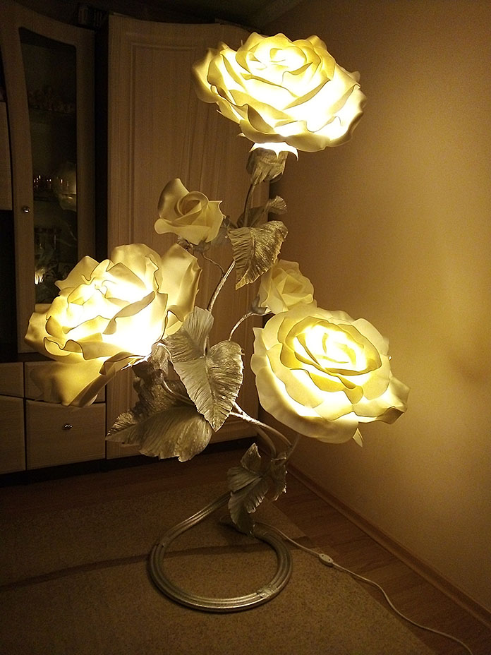 Авторські світильники-квіти